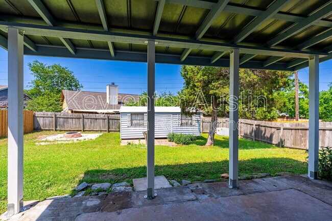 Building Photo - 902 Speer Ln