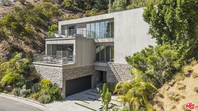 Building Photo - 2756 Westshire Dr