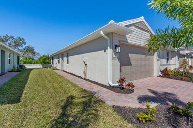 Building Photo - ANNUAL RENTAL AVAILABLE FOR ASAP MOVE-IN!!