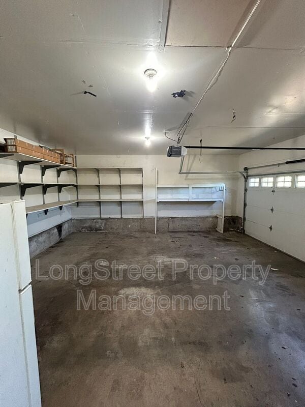Building Photo - 4181 NW Jasmine Pl