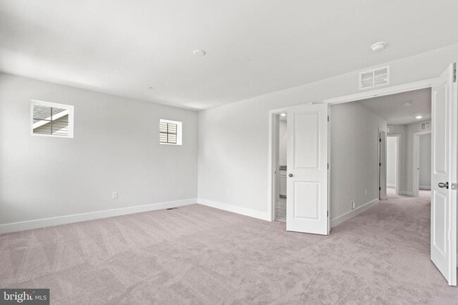 Building Photo - 1723 Water Xing Rd