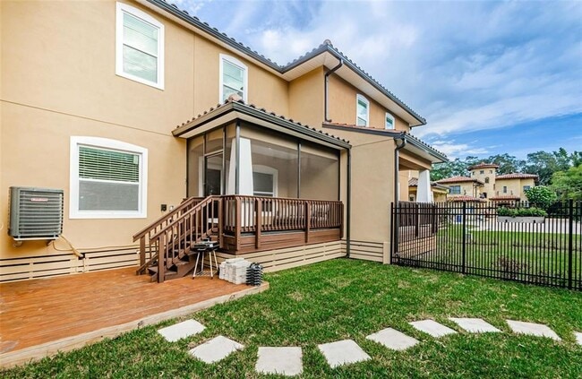 Building Photo - 1954 Freedom Dr