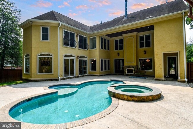 Building Photo - 7104 Old Dominion Dr