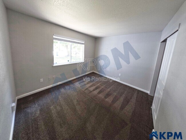 Building Photo - 663 Stoneridge Ct