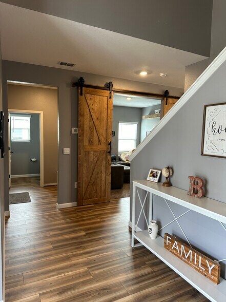 Building Photo - 150 Logrono Ct