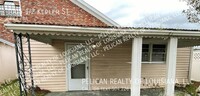 Building Photo - 1005 1/2 Kepler ST-