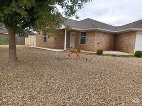 Building Photo - Cozy 2 bedrooms 2 bathroom duplex.