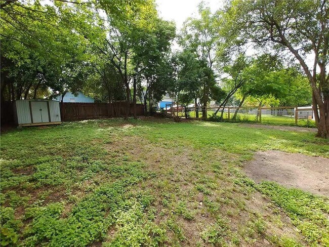 Building Photo - 1705 Singleton Ave