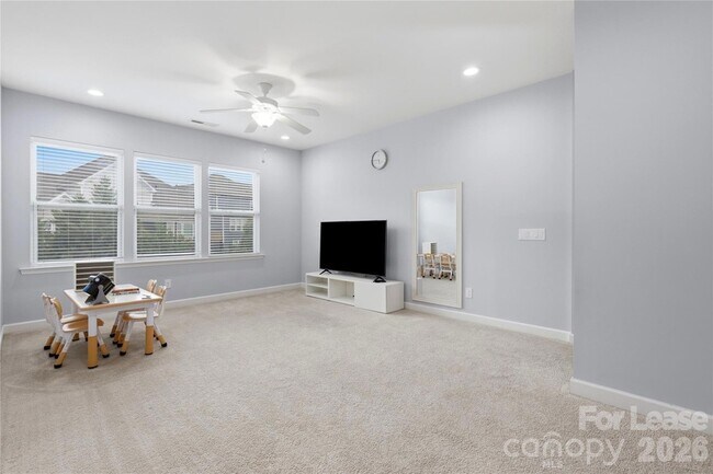 Building Photo - 5401 Meadowcroft Way