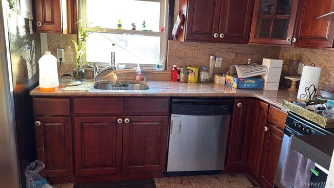 Building Photo - 85-18 241st St