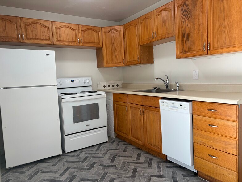 Building Photo - 5615 Phinney Ave N