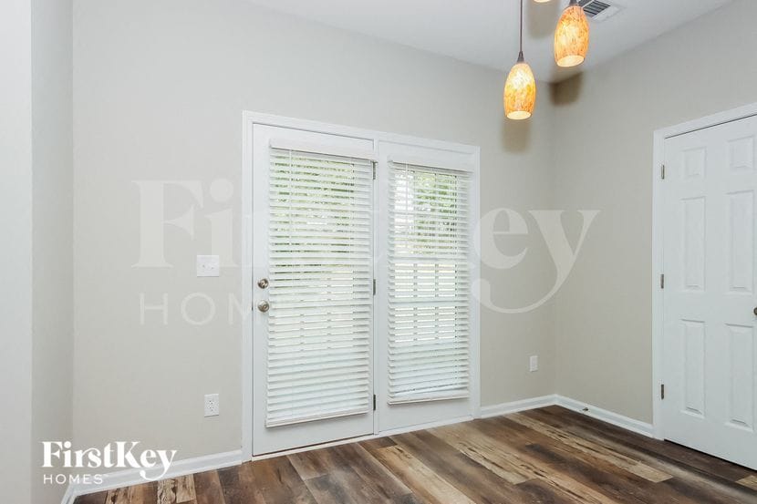 Building Photo - 105 Meandering Way Ln