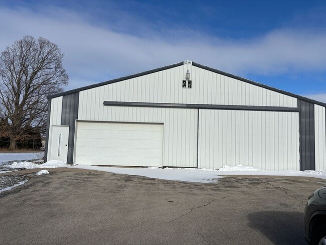 Building Photo - Country Home Rent-to-Own! 3BD/2BA