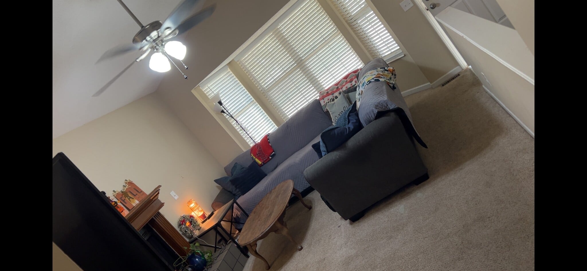 living room - vaulted - - 6436 Long Timber Dr