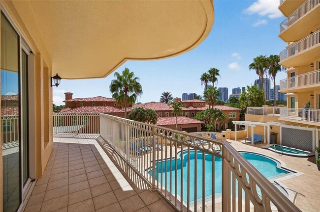 Building Photo - 555 5th Ave NE