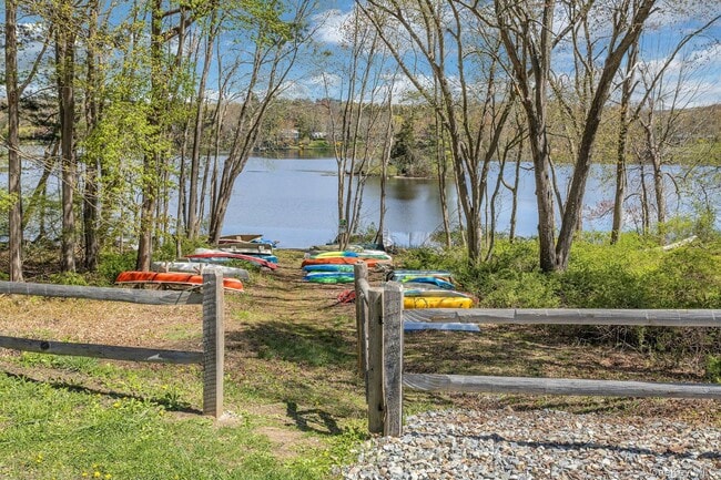 Building Photo - 68 Lake Shore Dr