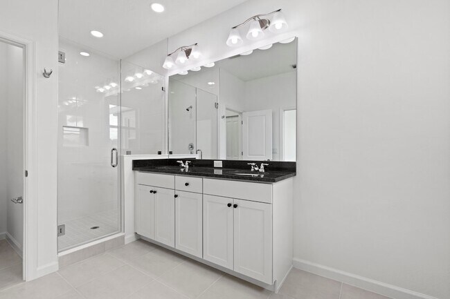 Building Photo - 4416 Longwood Lk Sq