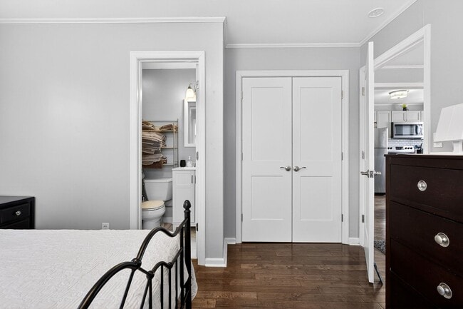 Building Photo - Fully Furnished Historic Home