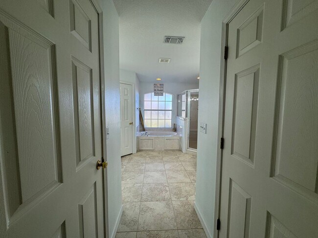 Building Photo - Gulf Breeze - Melissa Oaks - 4 Bedroom, 2 Bathroom w/ pool