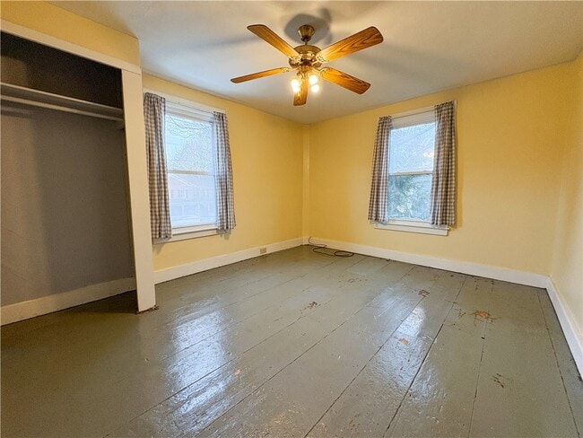 Building Photo - 136 Main St