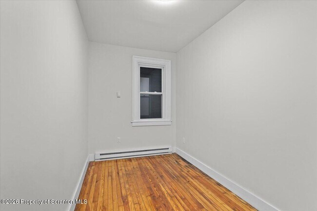 Building Photo - 840 Clay Ave