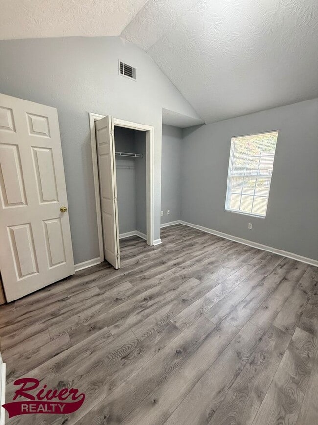 Building Photo - 2025 Buckhaven Way