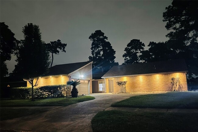 Building Photo - 12402 Amado Dr