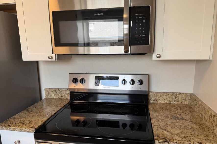 Building Photo - 190 E Olmstead Dr