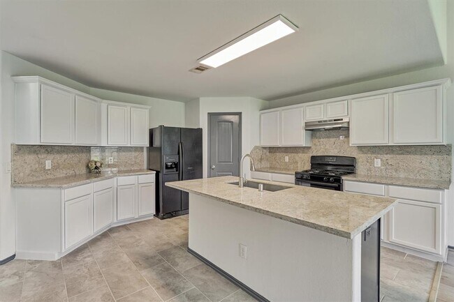 Building Photo - 2211 Treasure Mountain Dr