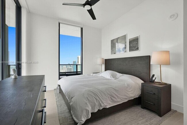 Building Photo - 159 NE 6th St