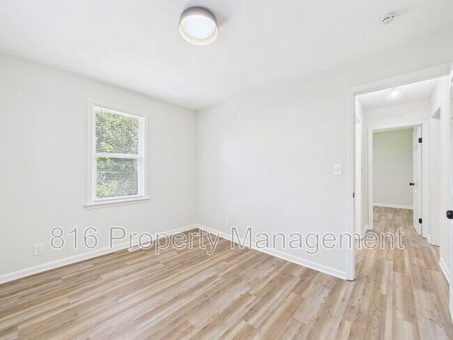 Building Photo - 175 Novak St