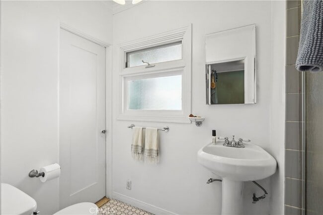 Building Photo - 6145 W 6th St