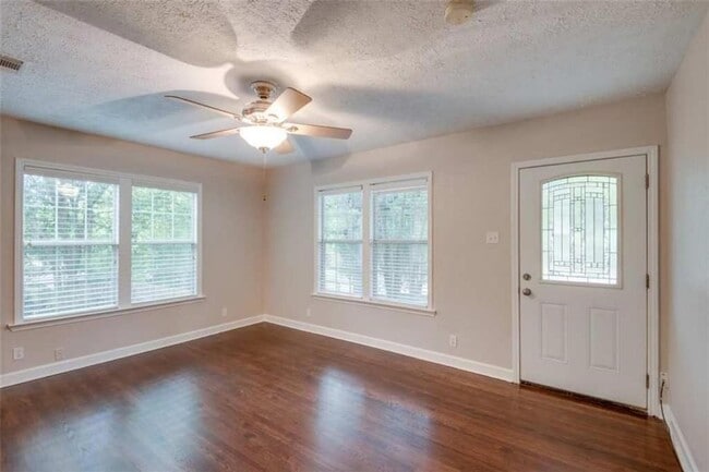 Building Photo - 2802 S 4th St