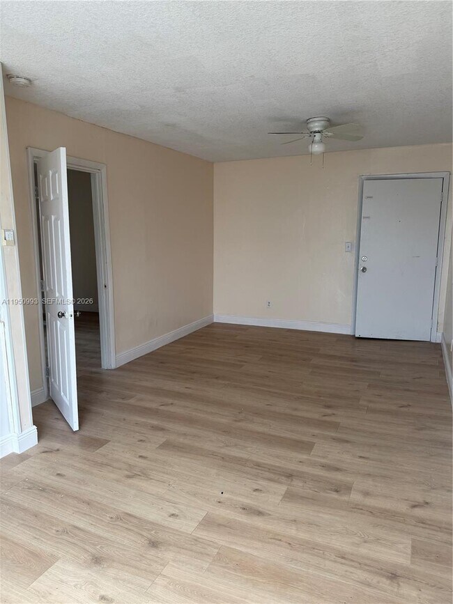 Building Photo - 7640 Kimberly Blvd