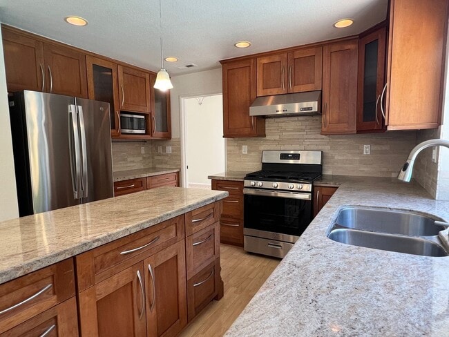 Building Photo - Orange - 4 Bed House for Lease - Pool & Spa - 3 Car. Gar.