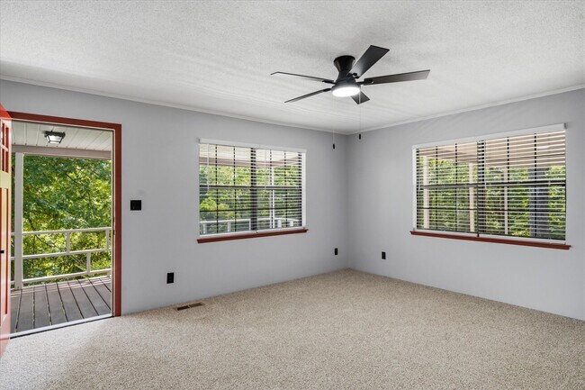 Building Photo - 250 Goodfield Creek Rd
