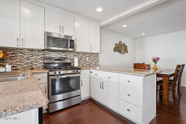 Building Photo - 2958 Dogwood Cir