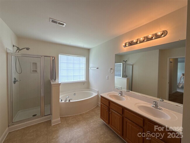 Building Photo - 10218 Glenburn Ln