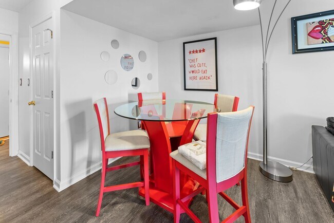 Building Photo - Grand View 115