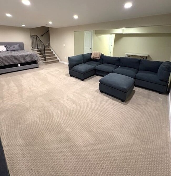 Building Photo - 3 Bedroom Townhome at Three Fountains in M...
