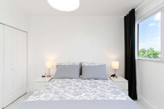 Building Photo - 2280 SW 32nd Ave