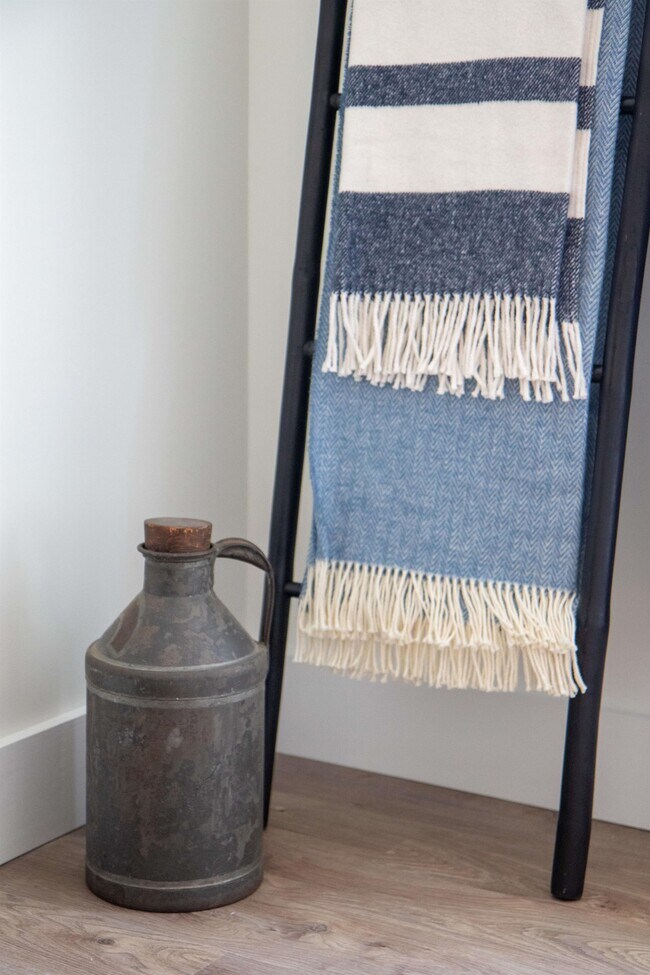 Building Photo - 37 Main Rd N