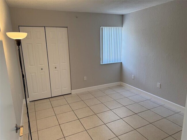 Building Photo - 7015 NW 173rd Dr