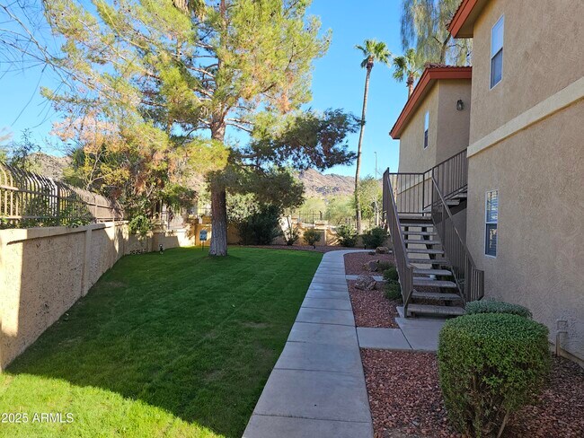 Building Photo - 10410 N Cave Creek Rd