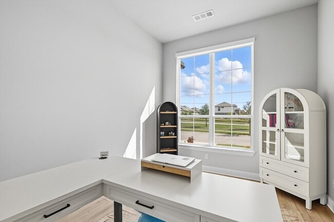 Building Photo - 2016 Strolling Wy