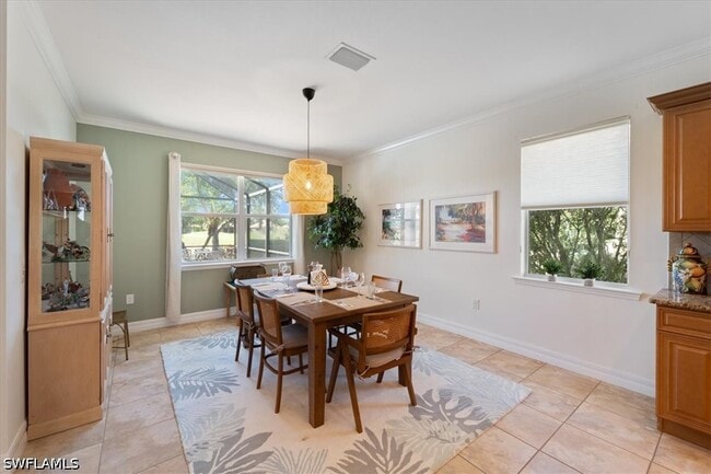 Building Photo - 6140 Victory Dr