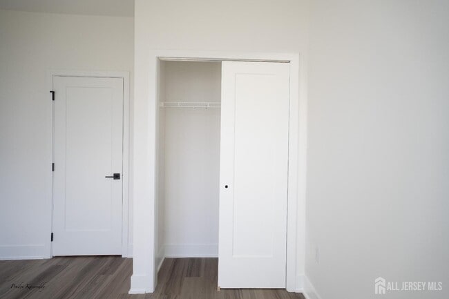 Building Photo - 85 Mustang Dr