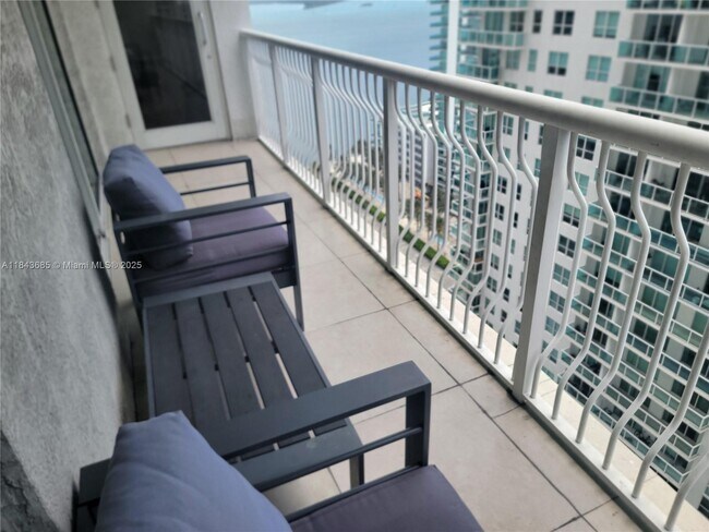 Building Photo - 1200 Brickell Bay Dr