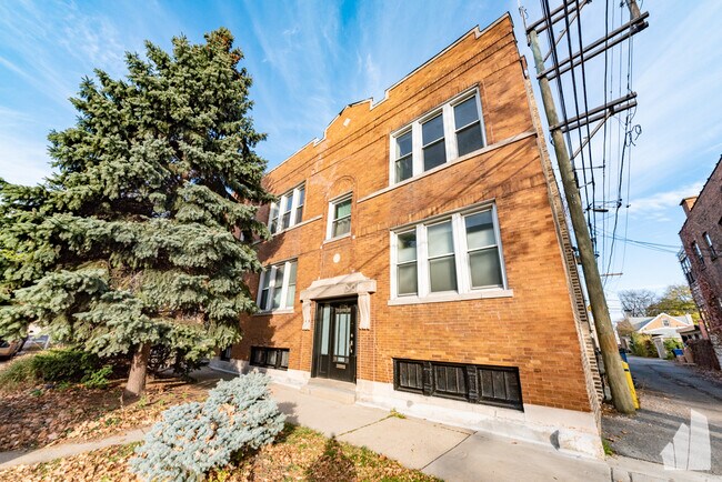 Building Photo - 3945 N Christiana Ave