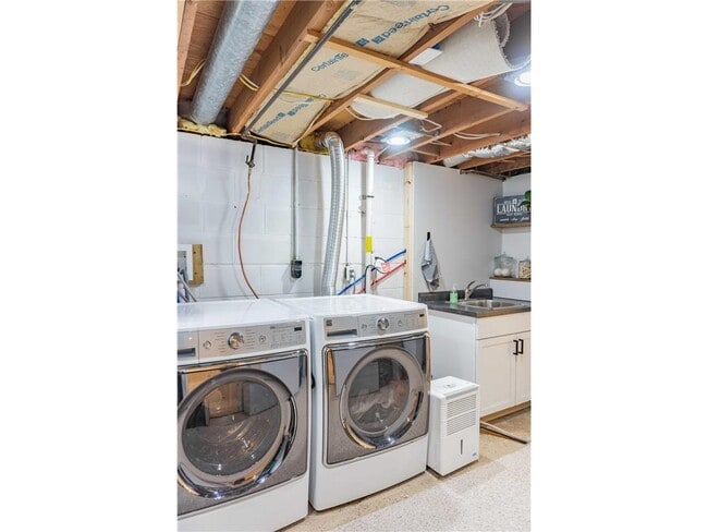 Building Photo - 112514 E Washington Ln